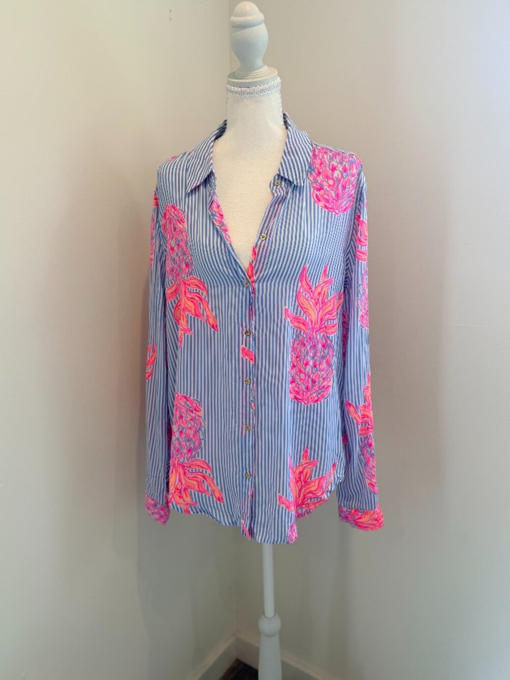 Lilly Pulitzer Sea View Button Down Shirt Blue Peri Rum Swizzle Pink Pineapple L